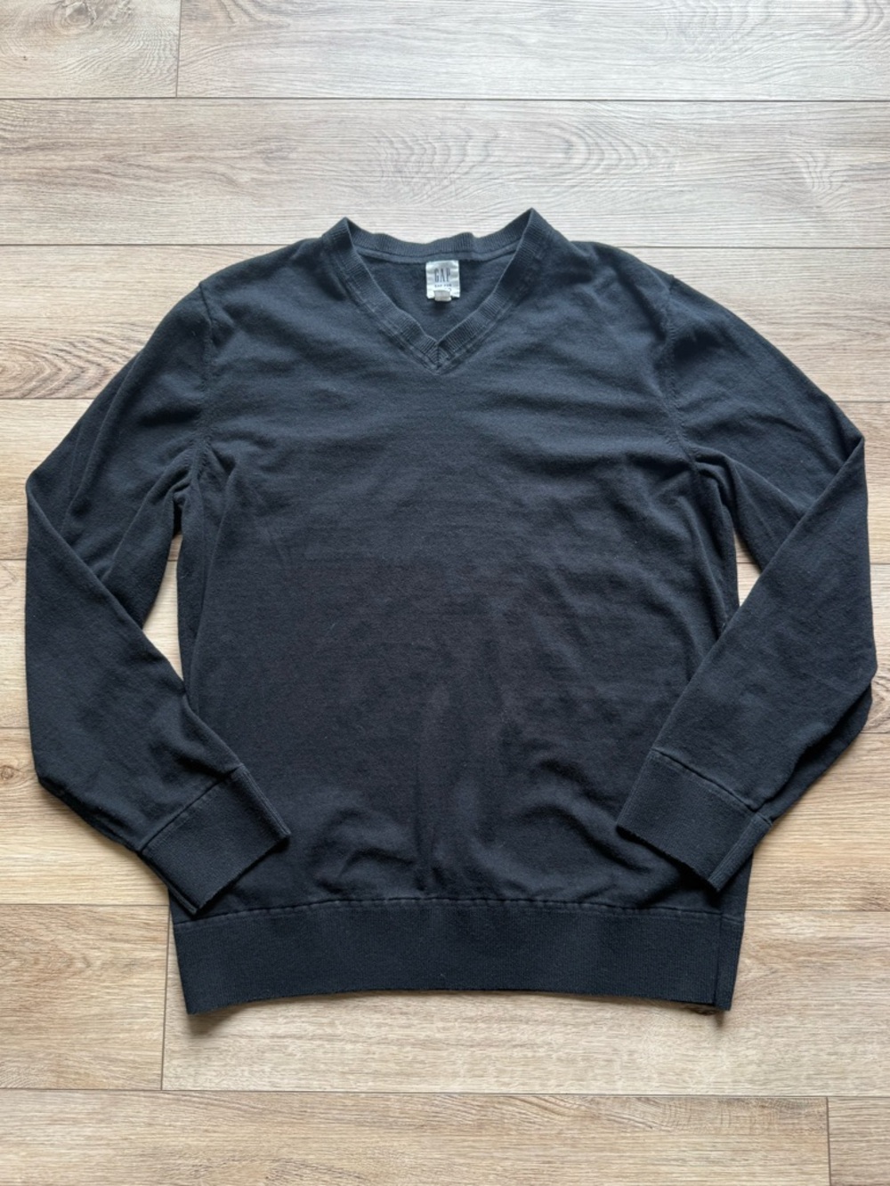 GAP Men's Black V-Neck Cotton Sweater